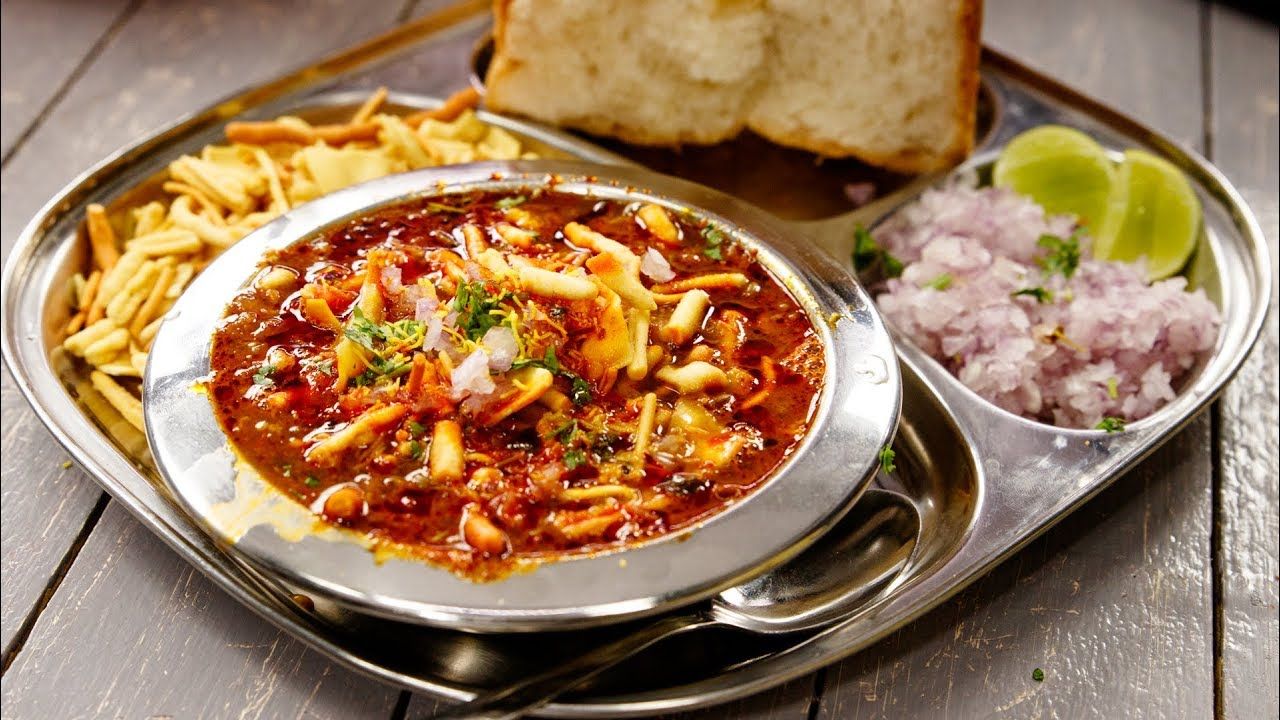 Dahi Misal Pav dahi-misal-pav